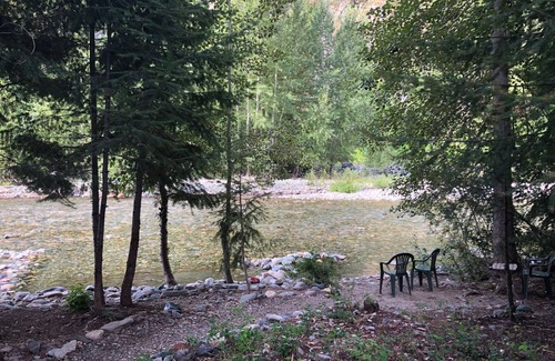 Mazama House | Unforgettable Mountain Log Home on Methow River - 9.8/10