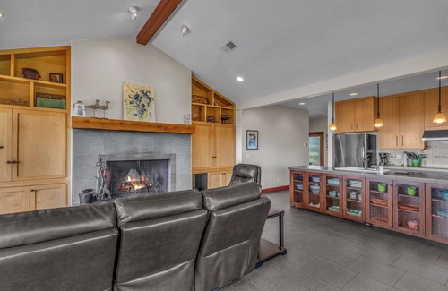 Pacific City House | Oceanfront Haven: Breathtaking Views & Community Pool
