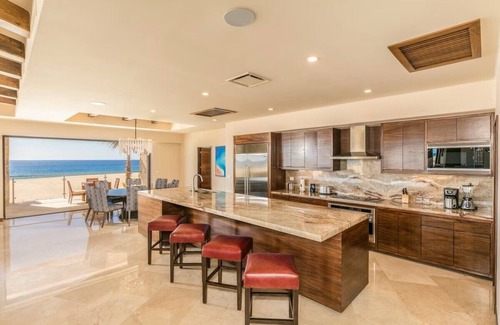 Los Cangrejos II y III Condo | Delightful Oceanfront Penthouse at Ocean Club Residences