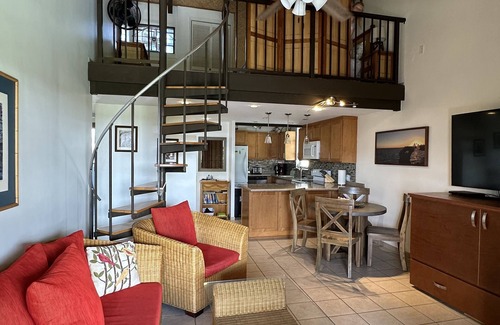 Kailua-Kona Condo | Unforgettable Ocean View from Updated Top Floor Condo