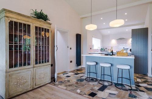 Cwm Dyserth House | Stunning Snowdonia Retreat with Hot Tub and Game Room