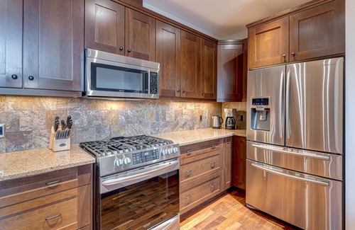 Canmore Condo | Unforgettable Three Sisters View! 3 Bedroom Penthouse Retreat