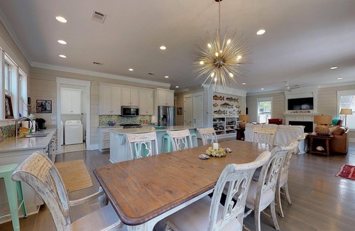Saint Simons Island House | Unforgettable Vacation Home with Pool Near the Village