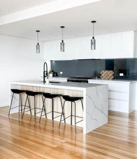 Castle Hill Apartment | Elegant Oceanview Villas in Townsville - Rated 9.4/10