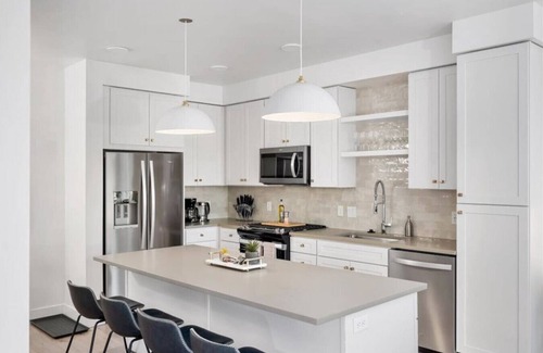 Fairpark Apartment | INCREDIBLE Views Capital +MTN+City! Penthouse cnr suite! Best Amenities!