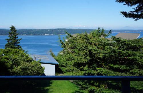 Greenbank House | Scenic Greenbank Getaway by AvantStay with Family-Friendly Perks