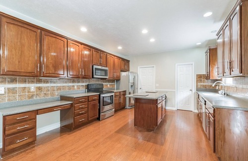 Westfield House | Incredibly Spacious Carmel Home with Fully Equipped Kitchen - 4700 Sq Ft! Sleeps 15! Pet Friendly! by RedAwning