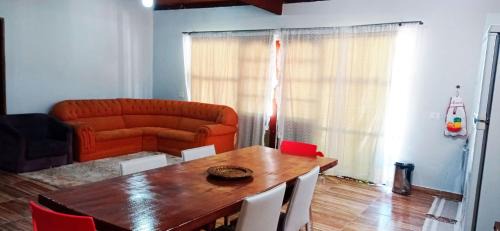Extrema House | Inviting Escape with Pool and BBQ in Extrema, MG