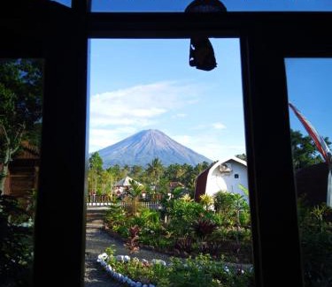 Argosari Villa | Cozy Indah Damai Cottages - Pet Friendly with Breakfast