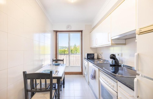 Zarautz Apartment | Indamendi - Family-Friendly Retreat with Great Guest Ratings