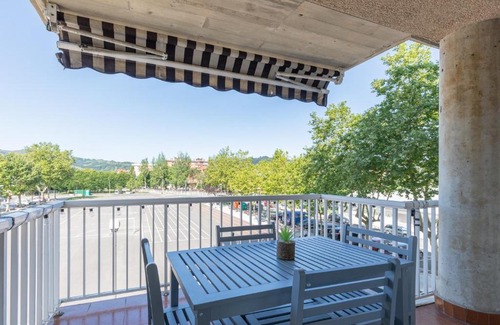 Zarautz Apartment | Indamendi - Family-Friendly Retreat with Great Guest Ratings