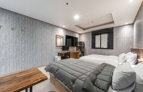 Anyang Hotel | Eco-Friendly Indeokwon SKY: Family Comfort Awaits