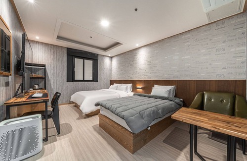 Anyang Hotel | Eco-Friendly Indeokwon SKY: Family Comfort Awaits