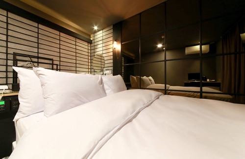 Anyang Hotel | Eco-Friendly Indeokwon Wol with Breakfast & Family Amenities