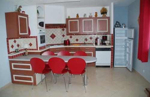 Callas Villa | Inviting Apartment with Pool and Ocean Views for Your Stay