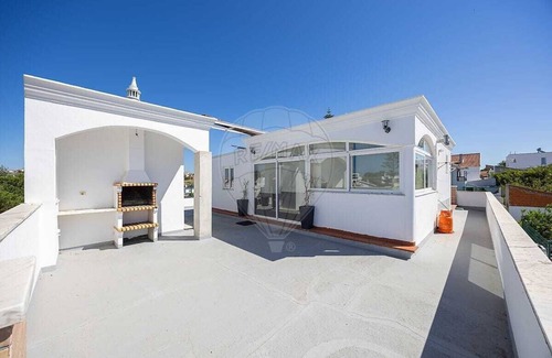 Funchalinho Apartment | Independent apartment on top of villa