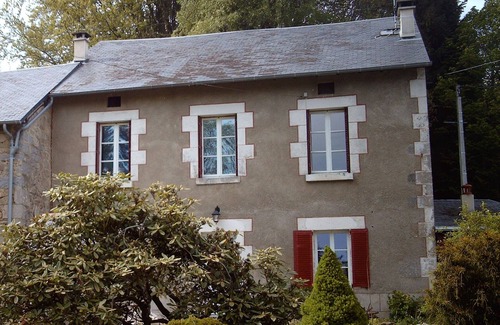 Lepinas Cottage | Exceptional Independent Country Cottage with Kitchen Amenities