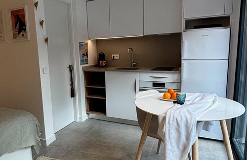 Pozuelo de Alarcon Cottage | Cozy Guesthouse with Private Terrace & Shared Pool Oasis