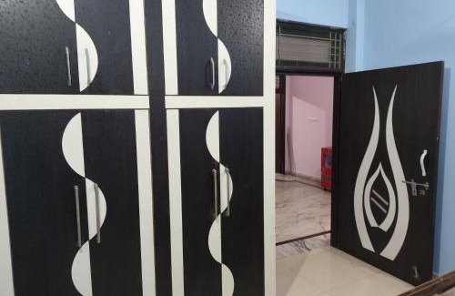 Aligarh House | INDEPENDENT FLOOR 1ST IN LIG11 SWARN JAYANTI NAGAR NEAR WATER TANK IN FRONT OF AURA PEARL APARTMENt