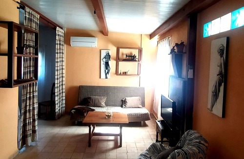 Sant Josep de sa Talaia Apartment | Independent house in a family farm in the Sa Caleta area.