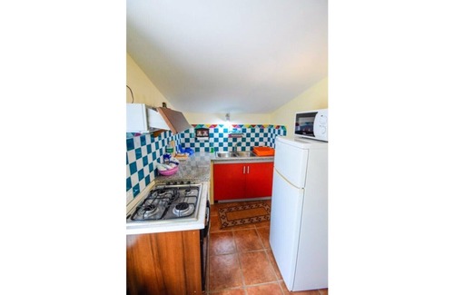 Enna House | Cozy Single House with Pool and Ocean View for 4 Guests