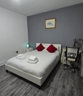 Reading House | Independent specious 5 BHK with 3 bathrooms with Toilet