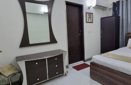 Gulshan-e-Iqbal Apartment | Pet-Friendly Two Bedroom Apartment with Breakfast Included