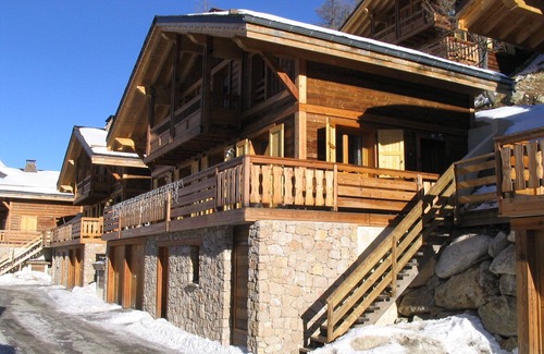 Isola Ski Chalet | Cozy Wooden Chalet with Internet & Garage near Isola 2000