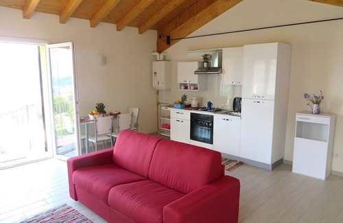 Stresa Apartment | Scenic India Apartment with Lake View in Stresa