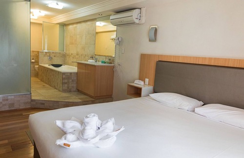 Scarborough Hotel | Relax at Indian Ocean Hotel with Pool & Spa Amenities