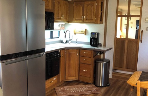 Indian River Cabin | Indian River: Family-Friendly Retreat on Michigan's Waterways