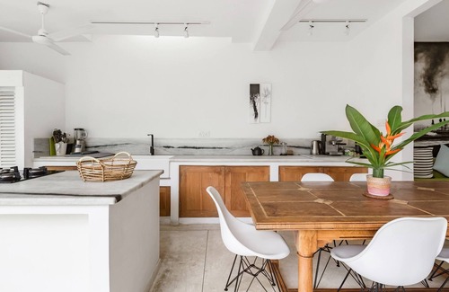 Boossa Villa | Indie Beachouse: Direct Access to the Sand and Sea