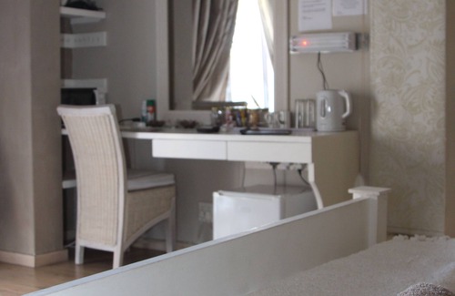 Lichtenburg House | Indigo Moon Guesthouse: Poolside Retreat with Breakfast