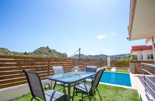 Filerimos Villa | Independent Villa MeFoMi: Family-Friendly Getaway with Pool
