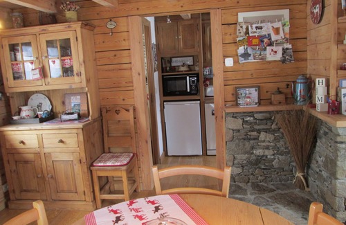 Le Grand-Bornand Ski Chalet | Charming Individual Chalet in Le Grand-Bornand for 4 Guests
