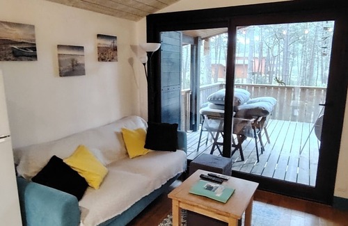 Maubuisson Ski Chalet | Tranquil Chalet for 4 with Oceanfront Views and Breakfast