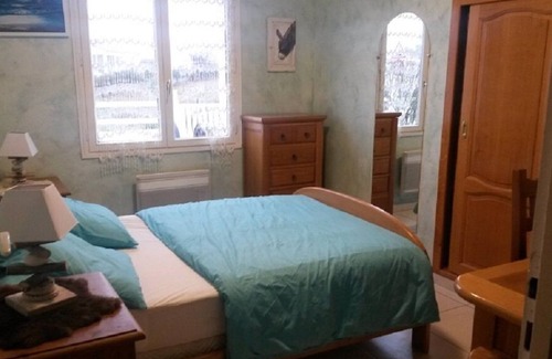 LʼIle-dʼOlonne House | Guest Rated: Indoor Heated Swimming Pool House Retreat