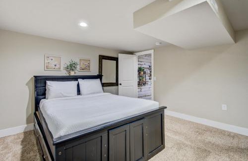 Loveland House | Relaxing Retreat with Indoor Pool and Hot Tub on Golf Course