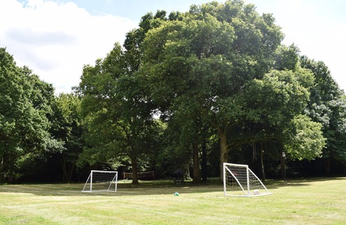 Ashford House | Perfect Lodge with Indoor Pool in Scenic Woodland Retreat