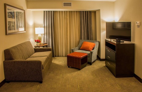 Schererville Condo | Enjoy Indoor Pool, Free Breakfast & Gym Facilities Today