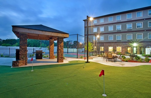 Simonton Lake Apartment | Indoor Pool + Free Wi-Fi, Free Breakfast | Only 20 Minutes from the University of Notre Dame