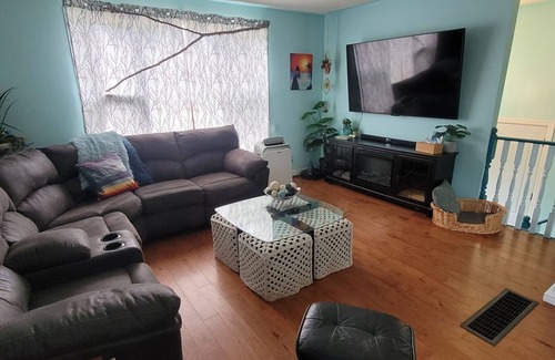 Aylmer House | Family-Friendly 4-Bed Home with Indoor Pool Near Beach