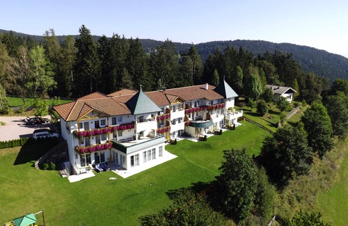 Verano Apartment | Relaxing Retreat with Indoor Pool and Sauna Experience