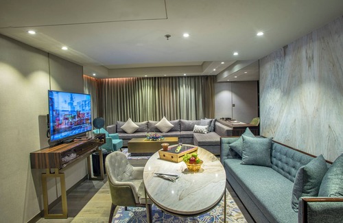Indore Hotel | Luxury Indore Marriott Hotel: Rated 8.8 with Pool & Spa
