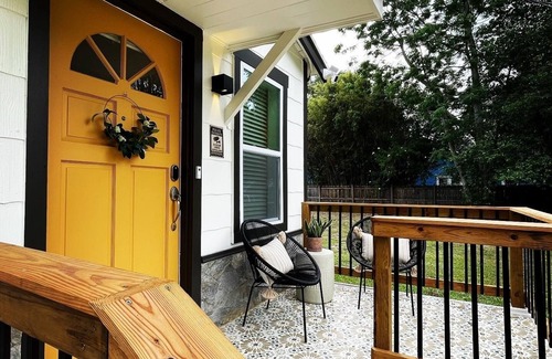 South Riverside Cottage | Experience Bliss at Casita Margarita - Rated 10/10!