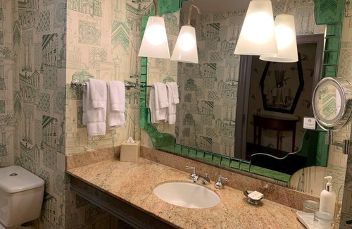 Downtown Portland Hotel | Experience Cozy Stay Near Classical Chinese Garden