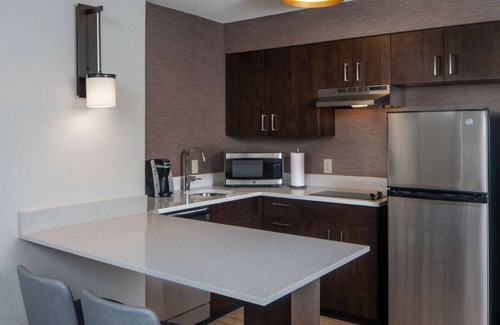 Fairfax Apartment | Experience Comfort with Free Breakfast and Pet-Friendly Stays