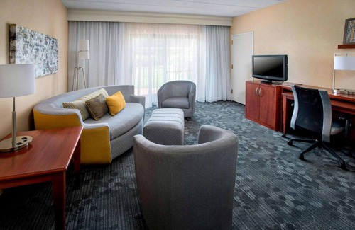 Foxboro Hotel | Experience Comfort and Convenience Near Borderland State Park!