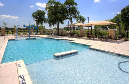 Plano House | Indulge in our Fully Furnished Room w/ Pool & Gym!