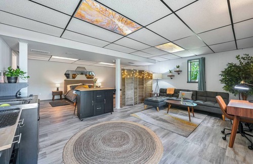 Leicester Apartment | Experience Comfort in a Newly Remodeled Garden Studio